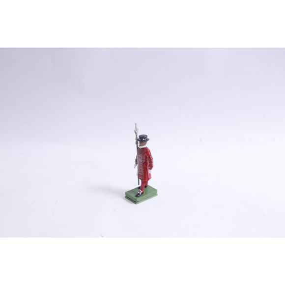 Vintage Tin Soldiar, British Guard, Metal, Small Figure, Not A Toy, Tourist - Picture 3 of 4